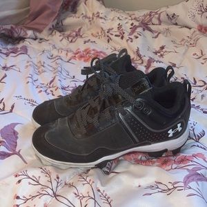 Girls softball cleats